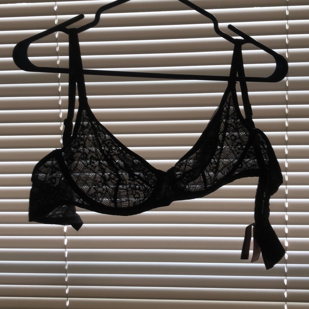 NWT Victoria’s Secret lace bra